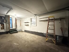 1044 S Main Ave in Springfield, MO - Building Photo - Building Photo