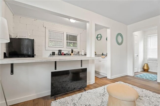 255 Richardson Rd NW in Atlanta, GA - Foto de edificio - Building Photo