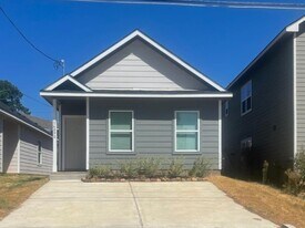 16890 Glenheath St in Montgomery, TX - Building Photo