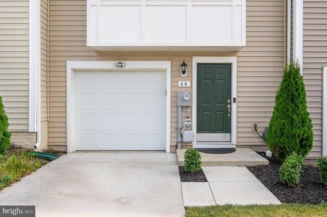 64 Tate Manor Dr in Charles Town, WV - Building Photo - Building Photo