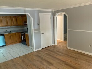 4 Hazelwood Ave in Dracut, MA - Building Photo - Building Photo