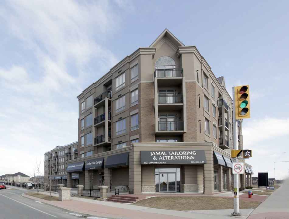 Times Square in Burlington, ON - Building Photo