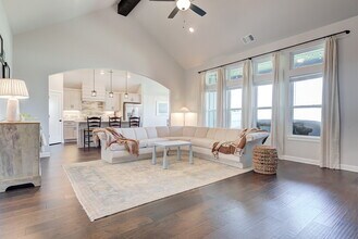 817 Scully Rd in Yukon, OK - Foto de edificio - Building Photo