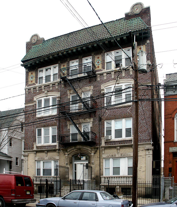 215-217 Clifton Ave in Newark, NJ - Building Photo