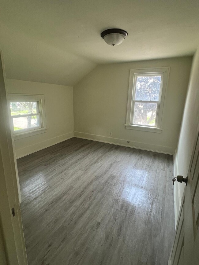 1349 Yates Ave in Beloit, WI - Foto de edificio - Building Photo