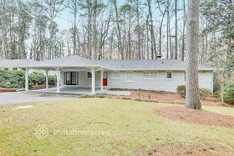 1584 Clairmont Ln NE in Atlanta, GA - Building Photo - Building Photo