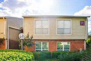 5005 Georgi Ln in Houston, TX - Building Photo