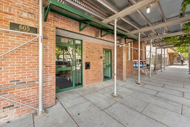 605 New York Ave in Union City, NJ - Building Photo - Building Photo