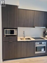 8-S318 Olympic Gdn Dr in Toronto, ON - Building Photo - Building Photo