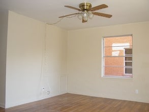 1923 McDuffie St in Houston, TX - Building Photo - Interior Photo