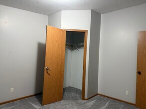 2066 S 150 W in Vernal, UT - Foto de edificio - Building Photo