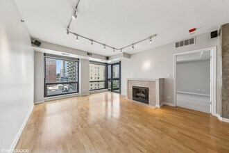 1212 N Wells St in Chicago, IL - Building Photo - Building Photo