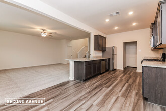 909 Mallorie Ln in Ferris, TX - Building Photo - Building Photo
