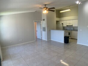 2225 Metropolitan Way in Orlando, FL - Building Photo - Building Photo