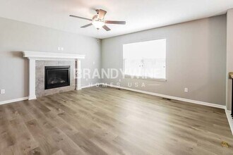 14312 Oakland Ct in Grandview, MO - Building Photo - Building Photo