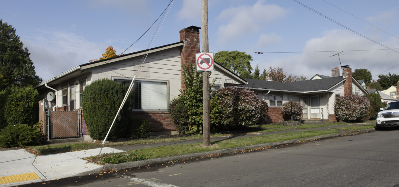 3423-3433 SE 78th Ave in Portland, OR - Building Photo