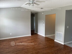 3943 San Pablo Rd S in Jacksonville, FL - Foto de edificio - Building Photo