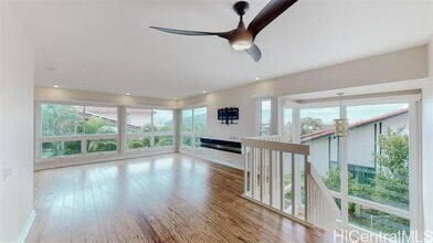 989 Kaluanui Rd in Honolulu, HI - Building Photo - Building Photo