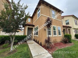 12507 Heritage Springs Dr in Santa Fe Springs, CA - Building Photo