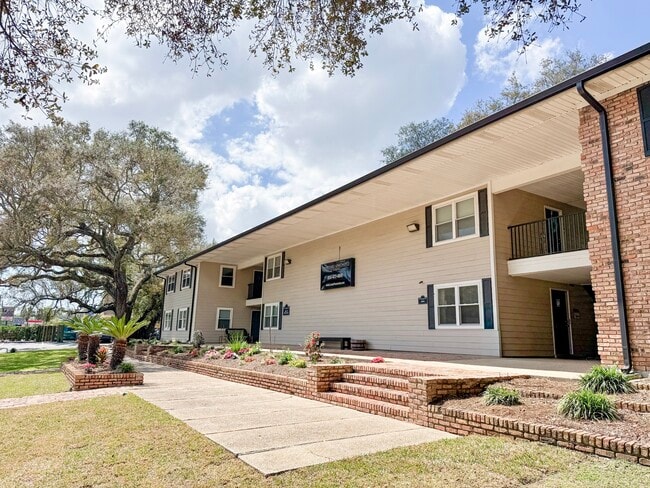 Courtyard Apartments at Cordova