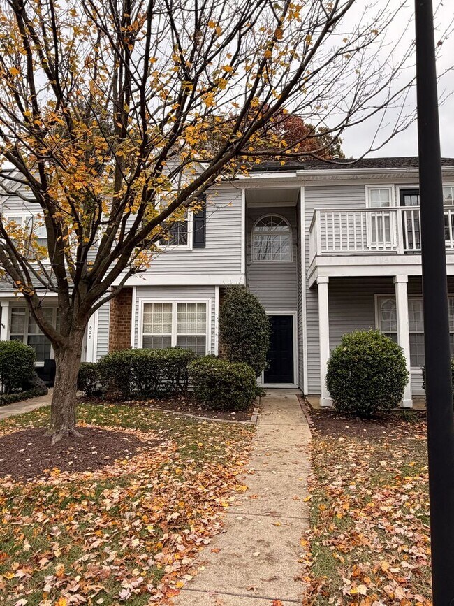 606 Windbrook Cir in Newport News, VA - Building Photo - Building Photo