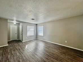 143 Barrett Pl in Edmond, OK - Building Photo - Building Photo