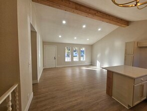 2640 N Gentry Ave in Wichita, KS - Building Photo - Building Photo