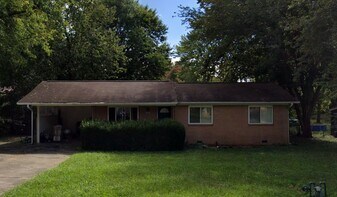 615 E Cleveland St in Prairie Grove, AR - Building Photo