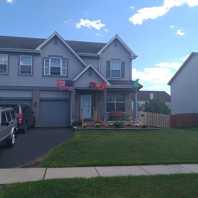277 W Biros Ln in Round Lake, IL - Building Photo - Building Photo