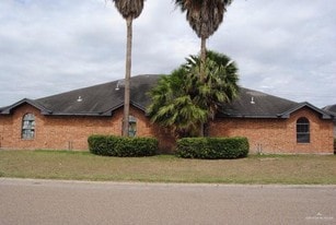 9 Kimberly Ln in Edinburg, TX - Building Photo