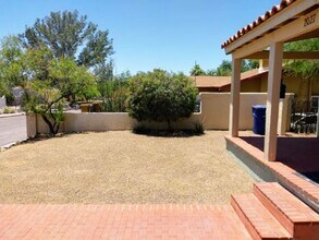 2027 E Hawthorne St in Tucson, AZ - Building Photo - Building Photo