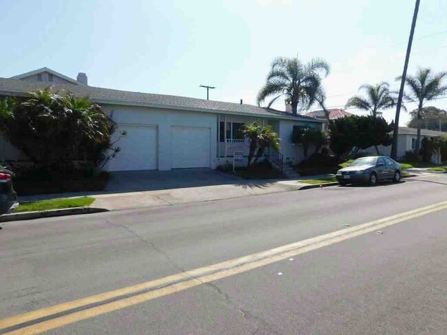property at 1318 Palm Ave