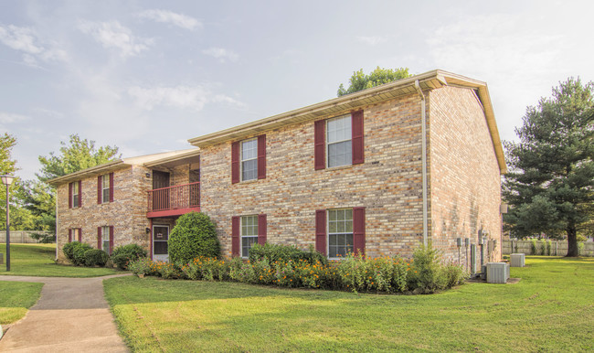 Canterbury Apartments in Covington, TN - Building Photo - Building Photo