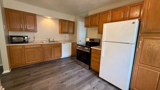 3951 Oregon Ave N in Minneapolis, MN - Building Photo - Building Photo