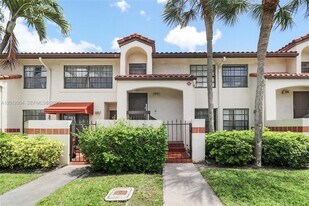 206 Lincoln Ct in Deerfield Beach, FL - Building Photo