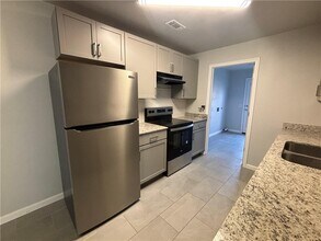 2101 W Roselawn St in Rogers, AR - Building Photo - Building Photo