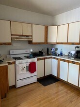 2340 W Montana St in Chicago, IL - Building Photo - Building Photo