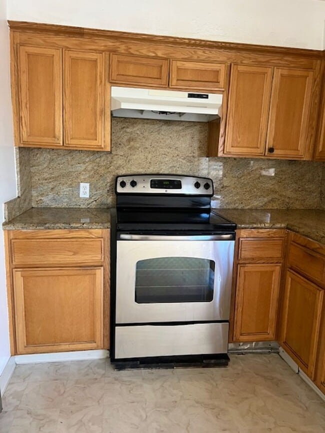 149-151 N Santa Rita St in Los Banos, CA - Building Photo - Building Photo