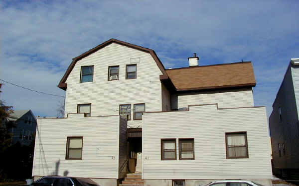 41-43 W 9th St in Bayonne, NJ - Foto de edificio - Building Photo