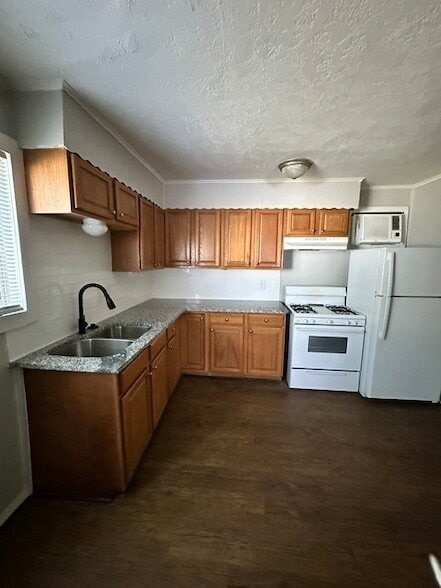 property at 1014 E 23rd St