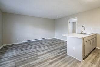 27 North Apartments in Greensboro, NC - Building Photo - Interior Photo