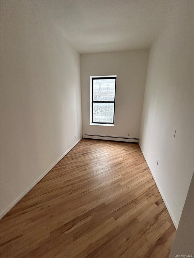 572 9th Ave in New York, NY - Building Photo - Building Photo