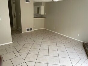 8110 Foxfire Ln, Unit B in White Settlement, TX - Foto de edificio - Building Photo