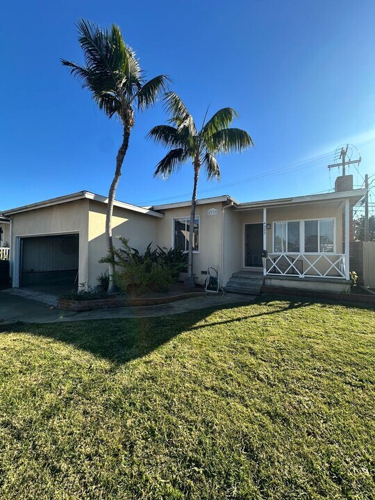 4332 W 230th St in Torrance, CA - Building Photo