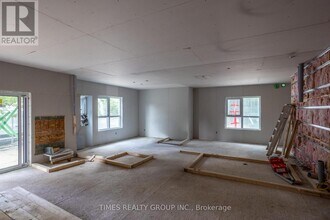 369 Hunter St W in Peterborough, ON - Building Photo - Building Photo