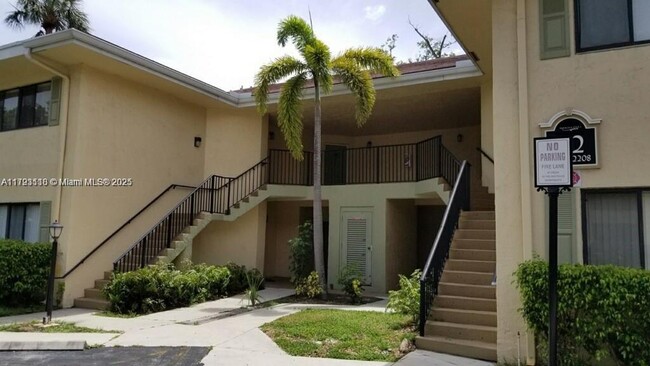 2550 SW 18th Terrace in Fort Lauderdale, FL - Building Photo - Building Photo