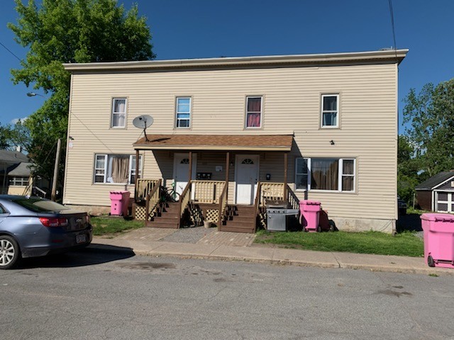 220 N Main St in Oneida, NY - Building Photo - Building Photo