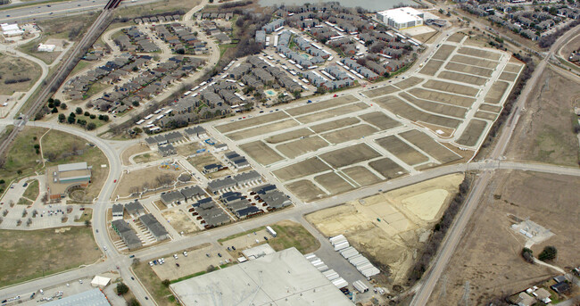 Heritage Village Townhomes in Haltom City, TX - Building Photo - Primary Photo