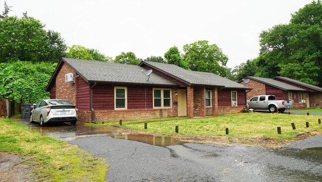 property at 908 Edsel Ct