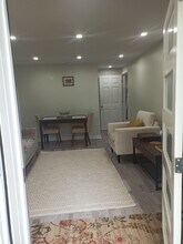 561 Donegani Av in Pointe-claire, QC - Building Photo - Building Photo